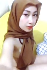 Ukhty Hijab Cokklat Pamer Bogel.jpg